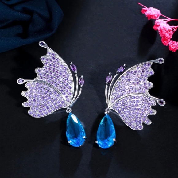Luxury Butterfly wings drop earring, statement earring, wedding earring - Picture 1 of 4